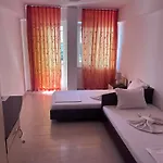 Kolev 2 3* ساني بيتش